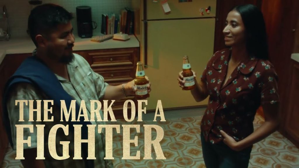 Publicidad / Cervezas Modelo - The Mark Of A Fighter (Street Vendor)